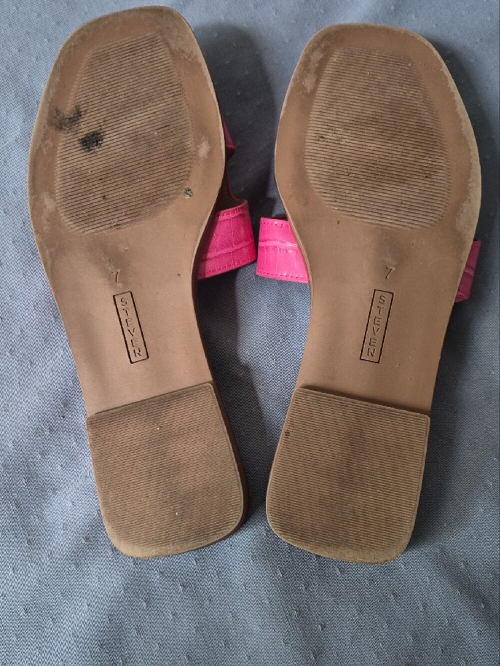 STEVEN by Steve Madden Hot Pink Croc-Embossed Slide Sandals Elle Woods Staple - Picture 6 of 7